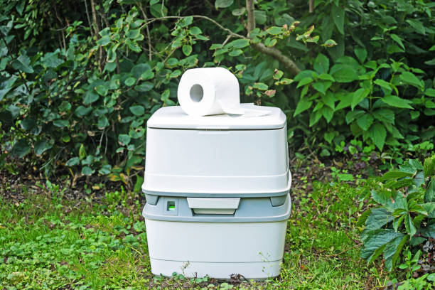 Best Porta potty delivery and setup  in St Anne, IL